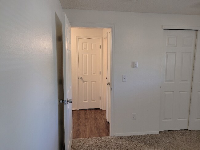 Building Photo - 228 Glenda Dr