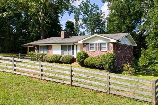 Primary Photo - 4265 Hurt Bridge Rd
