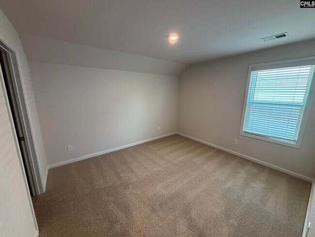 Building Photo - 102 Georgia Pine Dr