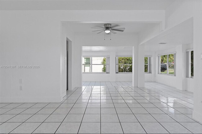 Building Photo - 2024 NE 174th St