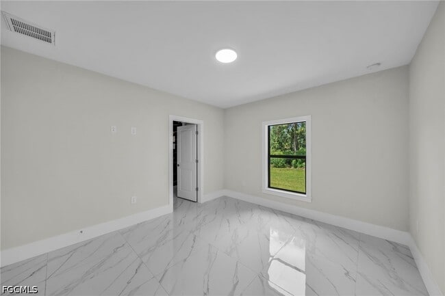 Building Photo - 633 Windermere Dr