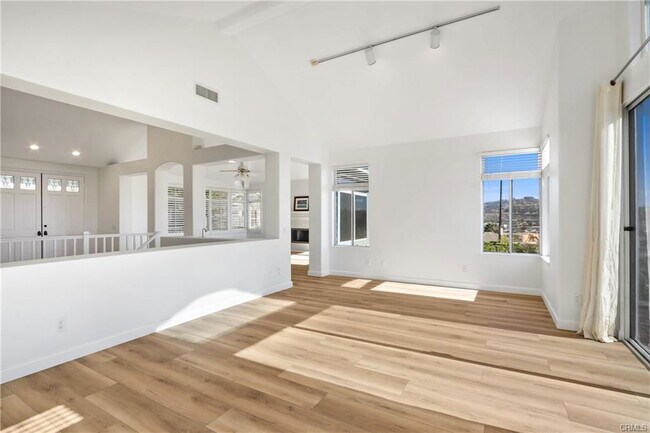 Building Photo - 34152 Cambridge Rd