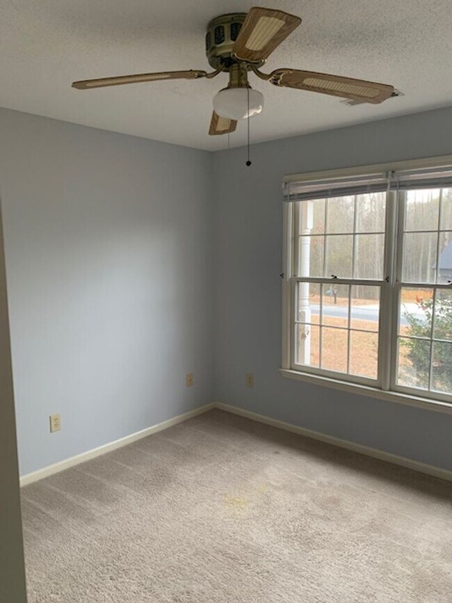 Building Photo - Single Family Home