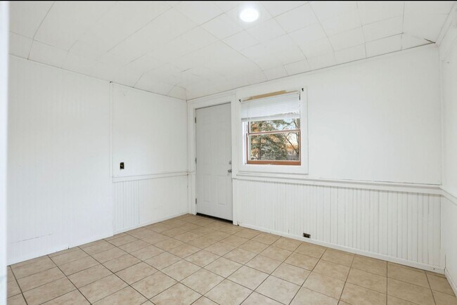 Building Photo - 1610 Court St