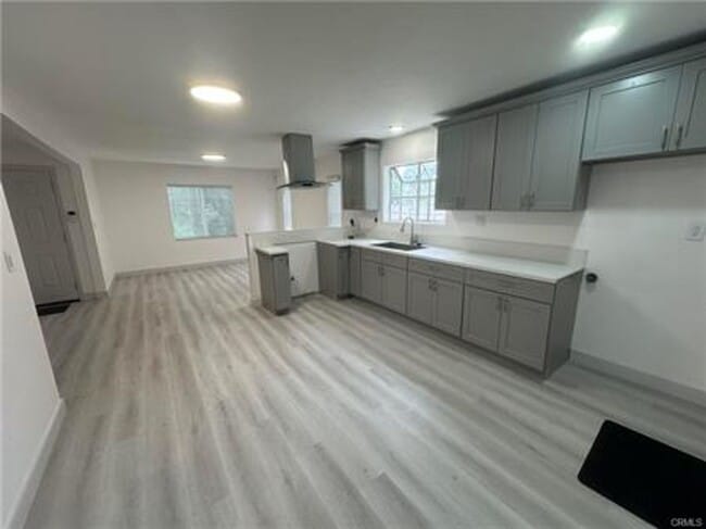 Building Photo - 3bed/1bath -- RENT TO OWN/SELLER FINANCE O...