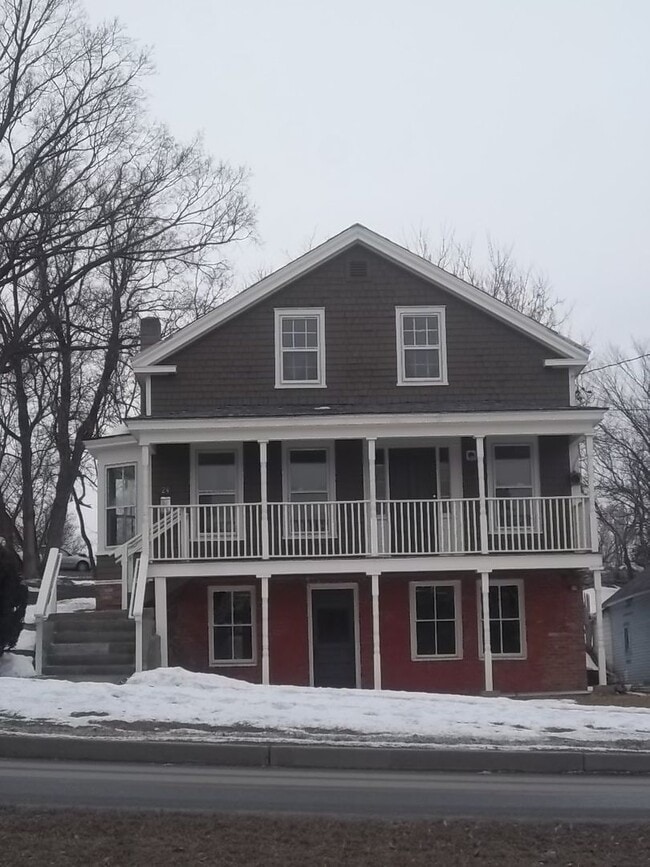 Building Photo - 24 W Main St