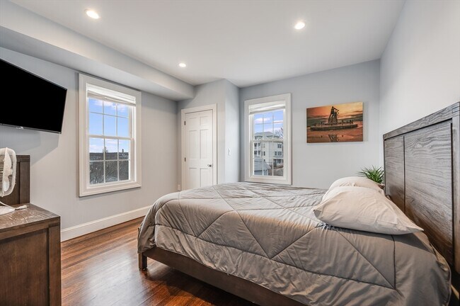 Building Photo - 17 Silva Ct