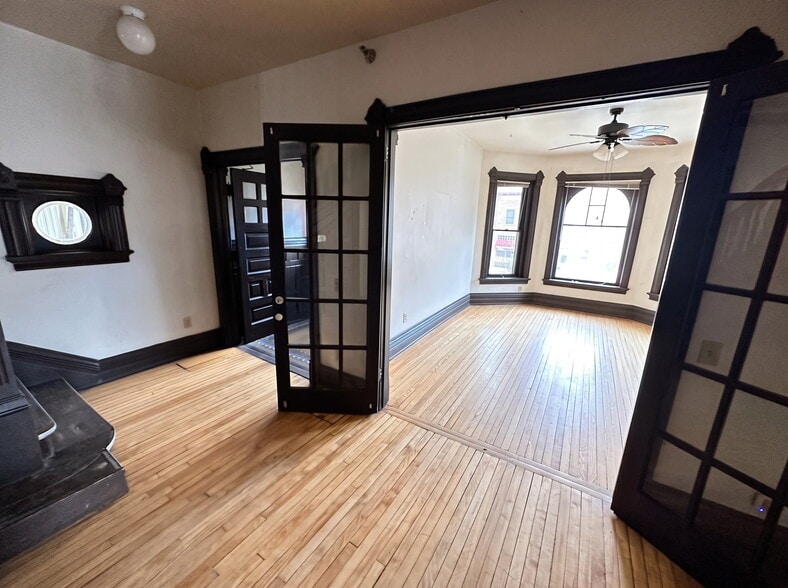 Building Photo - 212 W Gorham St