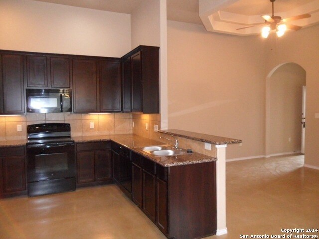 Building Photo - 210 Stone Gate Dr