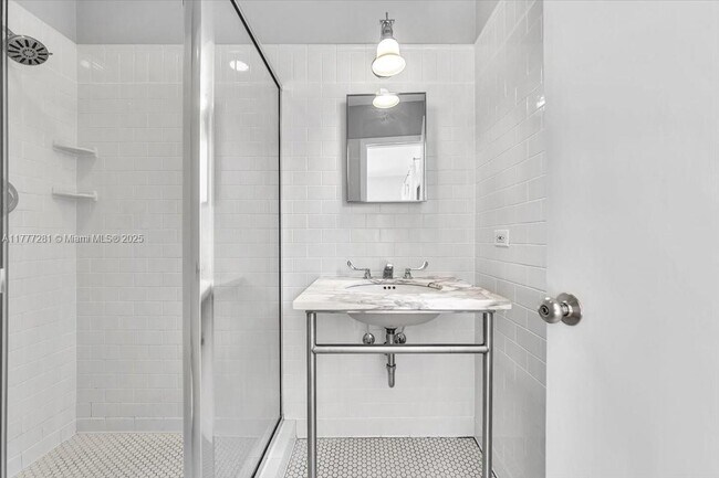 Building Photo - 7911 SW 55th Ave
