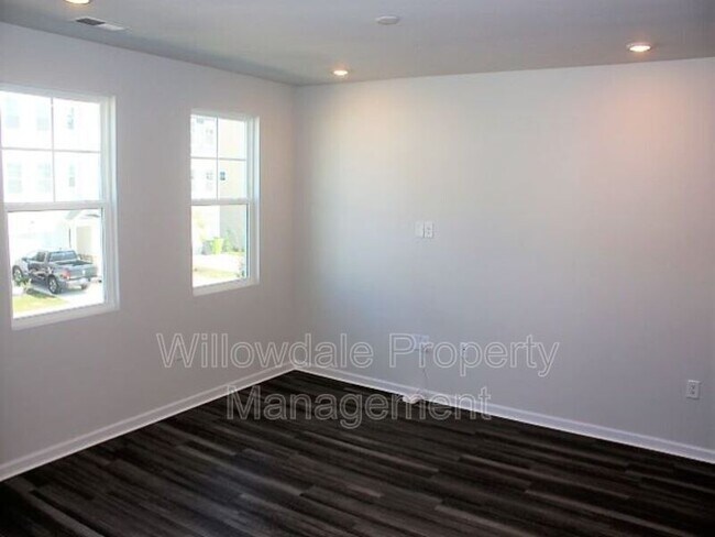 Building Photo - 1079 Shoreside Dr