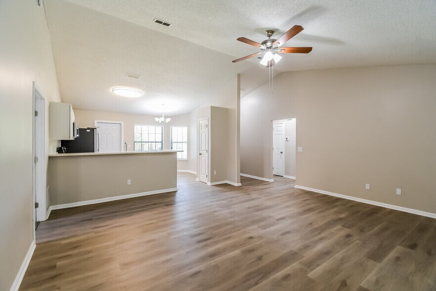 Building Photo - 1338 Pawnee St
