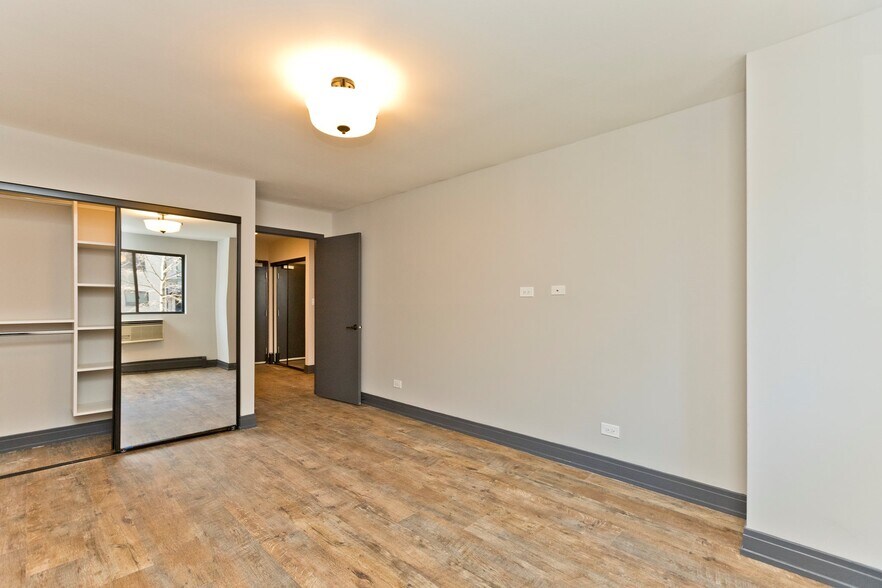 Building Photo - 522 W Wrightwood Ave