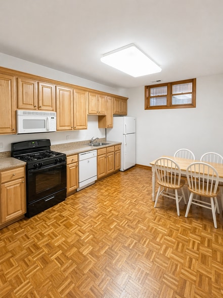 Building Photo - 4229 N Kenmore Ave