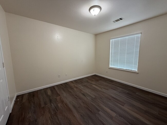 Building Photo - 10514 Encino Pass Trail