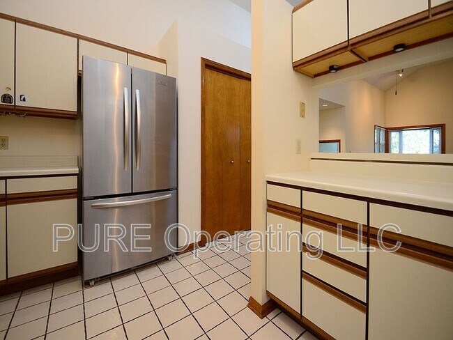 Building Photo - 1217 Pierce St