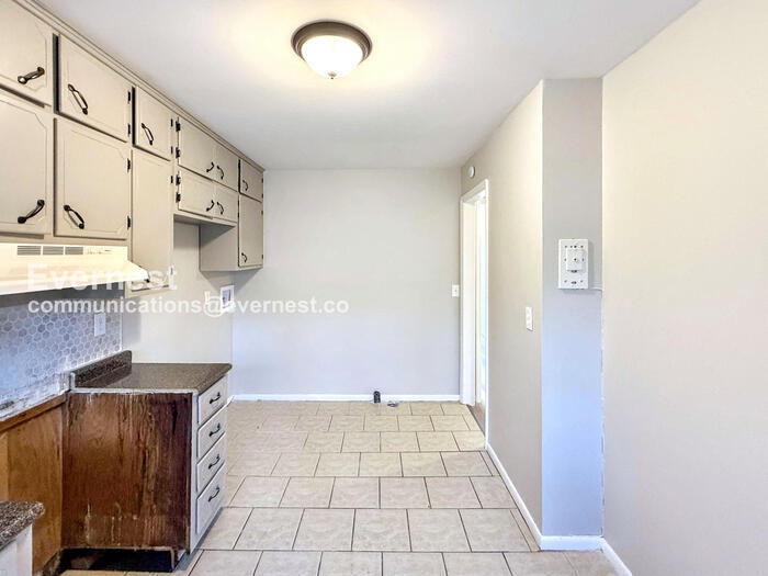 Building Photo - 7423 2nd Ave S