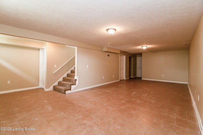 Building Photo - 3123 Northland Dr