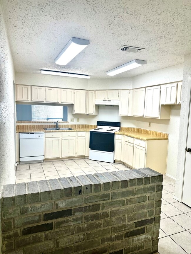 Building Photo - 21311 Fernhollow Ln