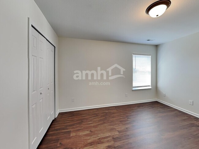 Building Photo - 625 Latimer Way