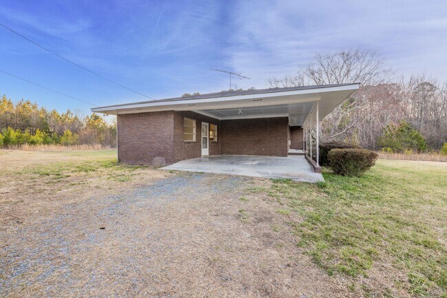 Building Photo - 44261 Old U.S. 52