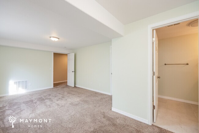 Building Photo - 9952 Antler Creek Dr