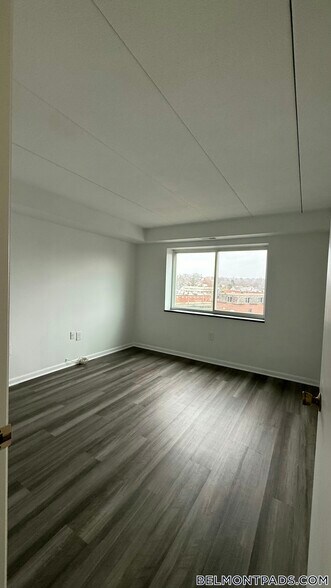 Building Photo - 51 Hill Rd