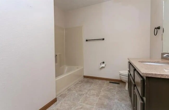 Building Photo - 1702 Schobert Dr