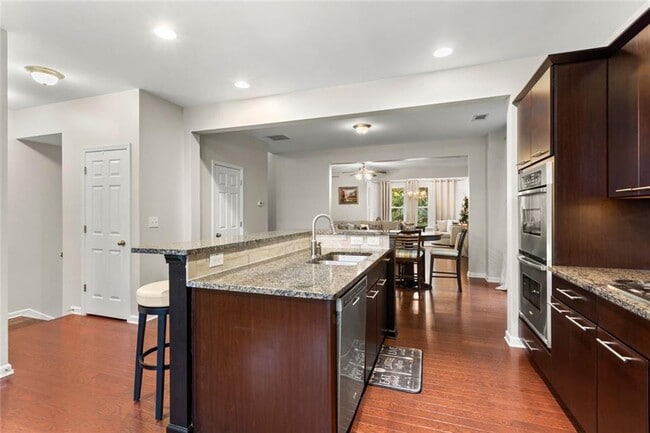 Building Photo - 4324 Laurel Creek Ct SE