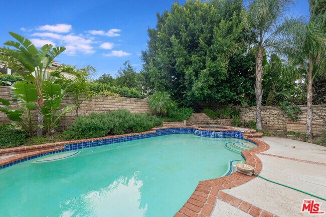 Building Photo - 11040 Salt Lake Ave