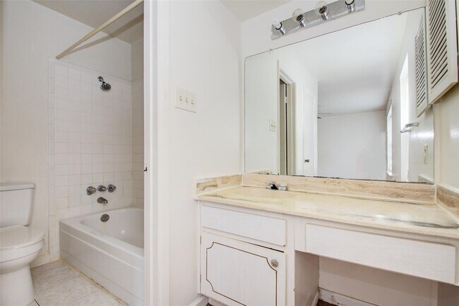 Building Photo - 4124 Belle Park Dr
