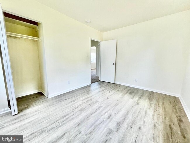 Building Photo - 1416 S Governors Ave