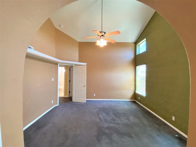 Building Photo - 12374 Paseo Lindo Dr