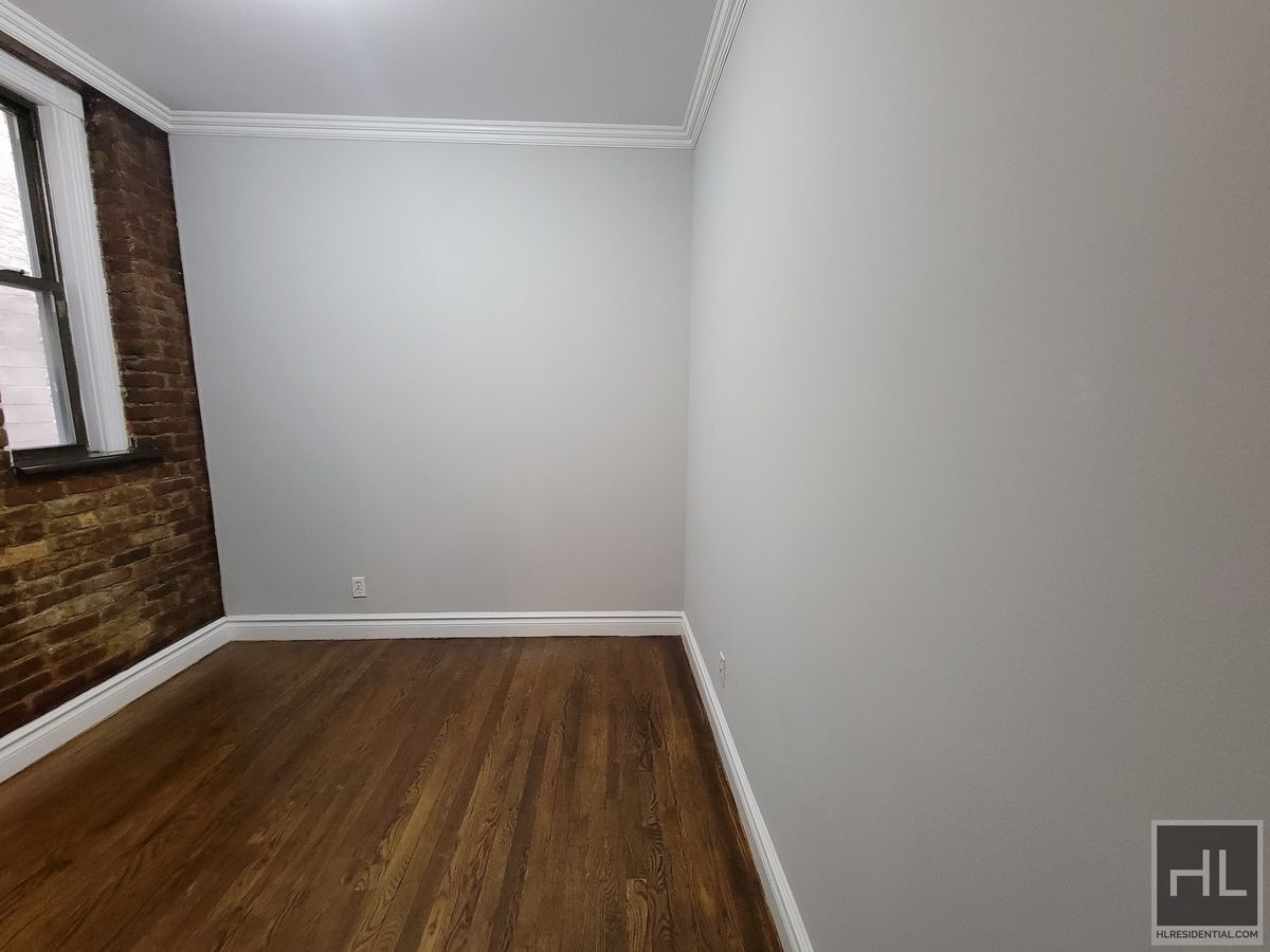 Building Photo - E 13TH ST.