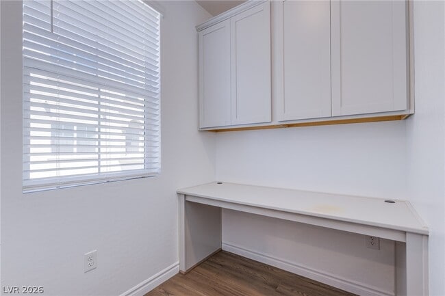Building Photo - 2555 Hampton Rd