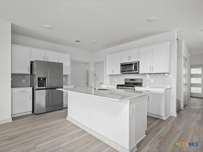 Building Photo - 333 Fairfax Ave