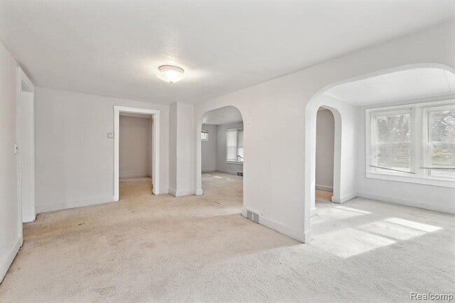 Building Photo - 20759 Seminole