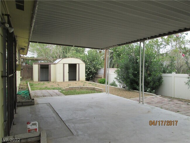 Building Photo - 2132 Jeanne Dr
