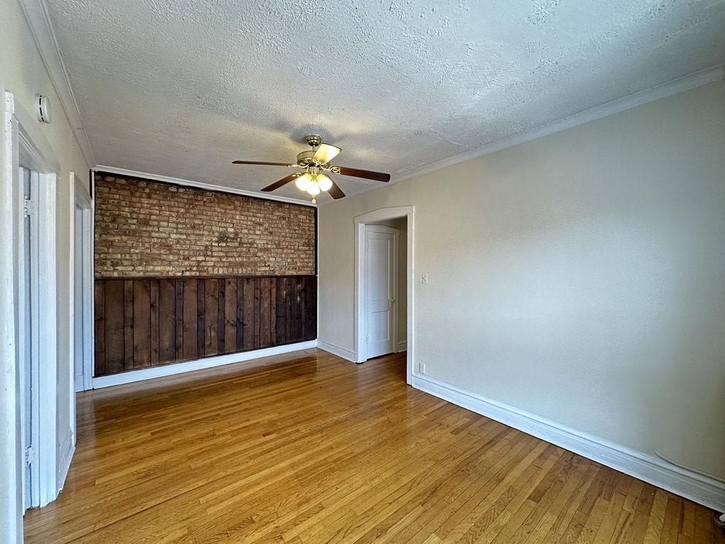 Building Photo - 850 W Cornelia Ave