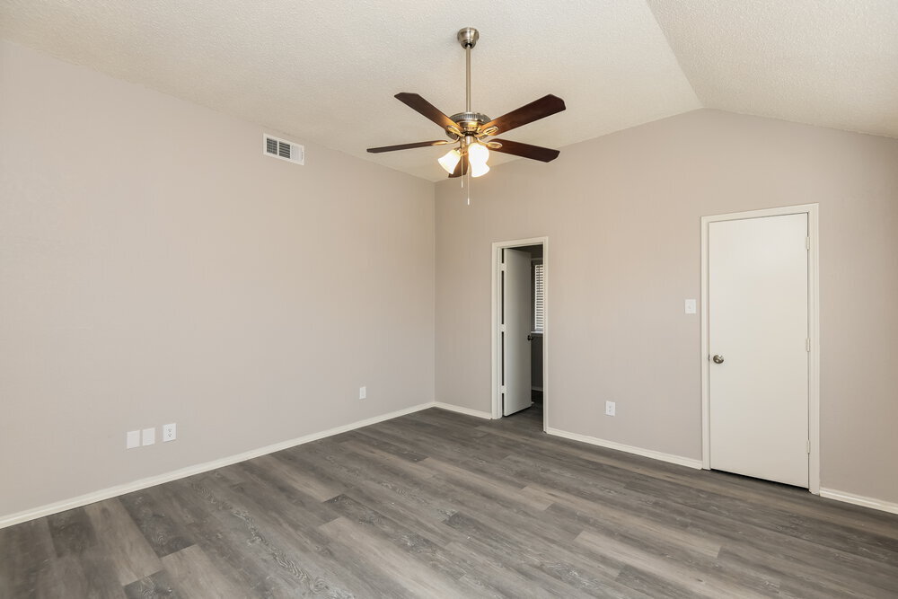 Building Photo - 8221 Cloverglen Ln