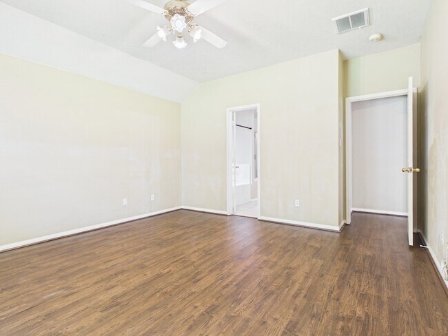 Building Photo - 3914 Cyril Dr