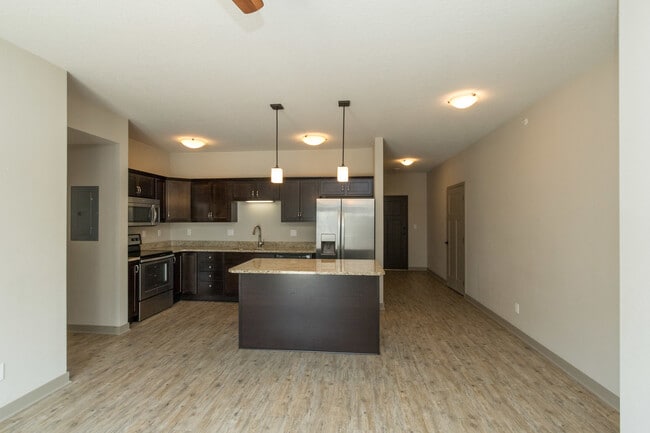 Kitchen - The Heights at Lincoln Swing