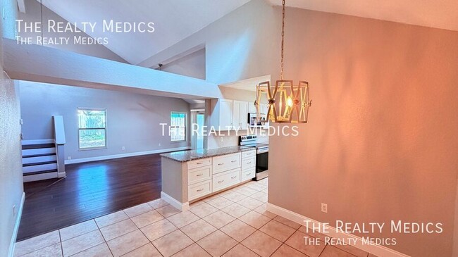 Building Photo - 3640 S St Lucie Dr