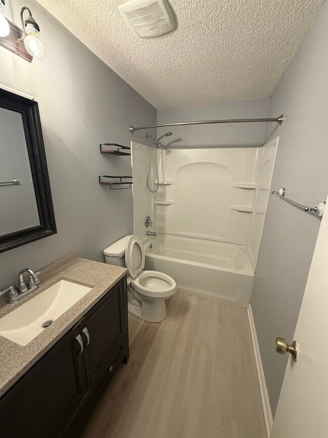 Building Photo - 7016 Pam Dr