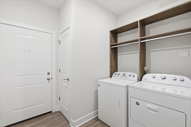 Building Photo - 4101 S Drexel Blvd