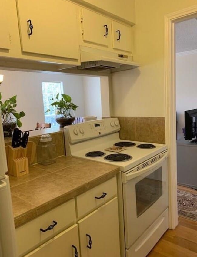 Building Photo - 6410 Del Monte Dr