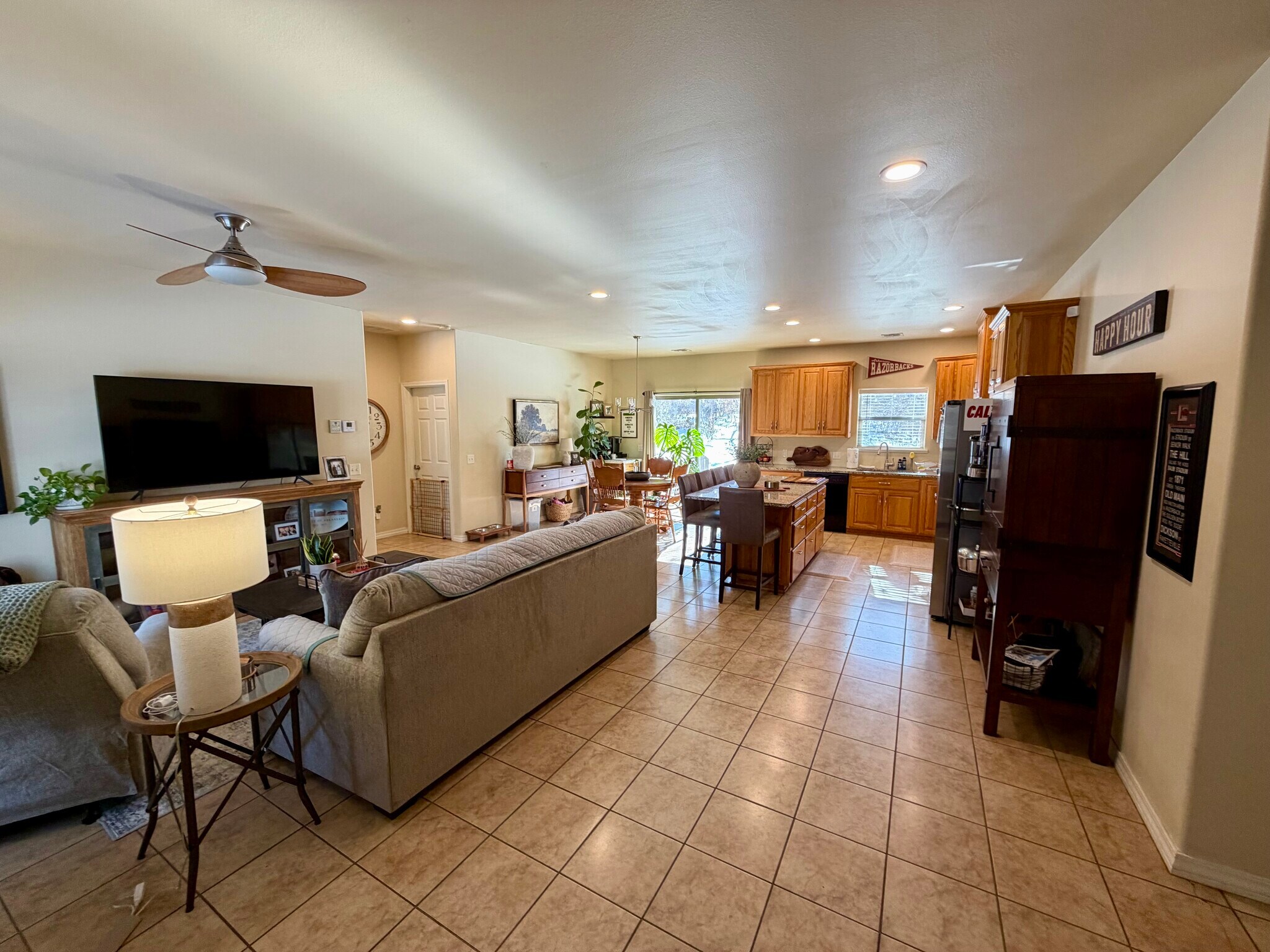 Building Photo - 1244 N Lewis Ave