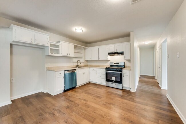 Building Photo - 2405 Adams Ct