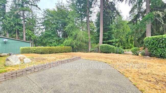 Building Photo - 11389 Symes Rd NW