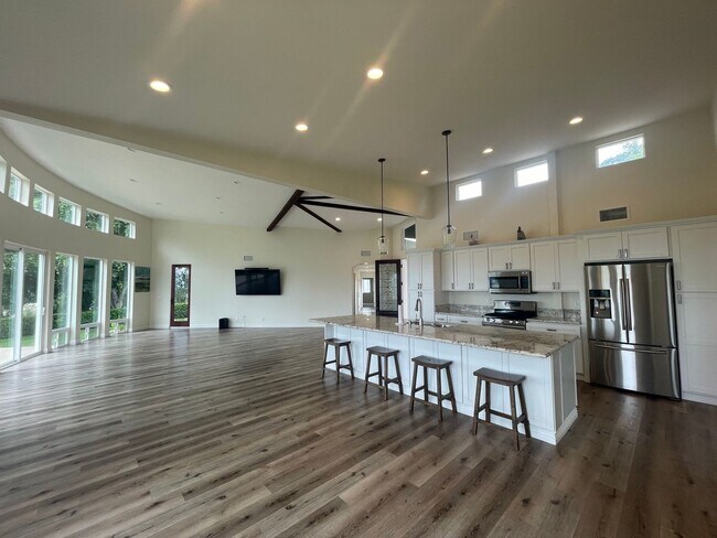 Building Photo - Stunning House on the Hill- Available Now